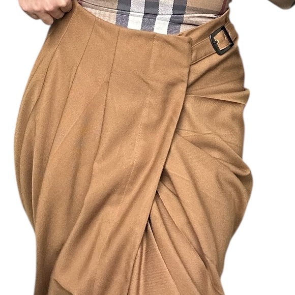 Full Circle Asymmetrical Camel Skirt Small - Picture 5 of 12